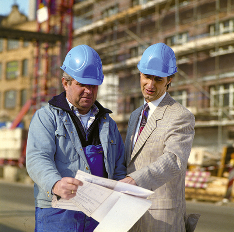 K&Ouml;STER consultants on the construction site